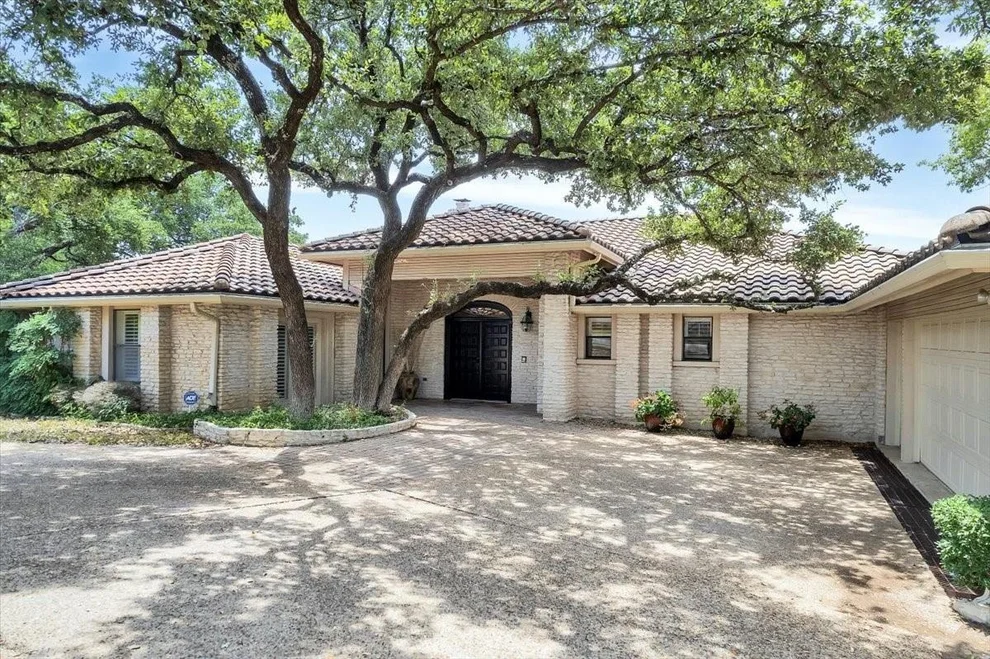 Unit for sale at 716 Duck Lake DR, Lakeway, TX 78734