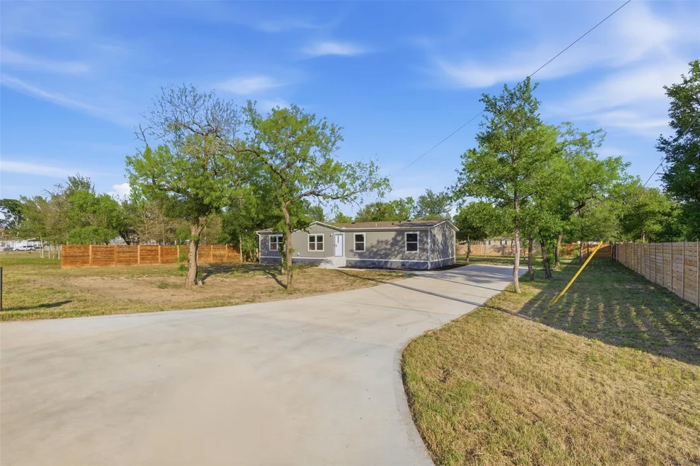 Unit for sale at 284 Gato RD, Cedar Creek, TX 78612