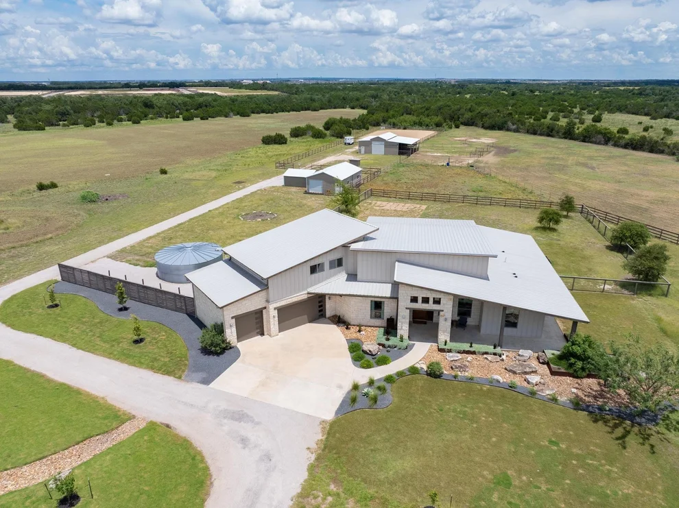 Unit for sale at 215 Mesa Vista DR, Leander, TX 78641
