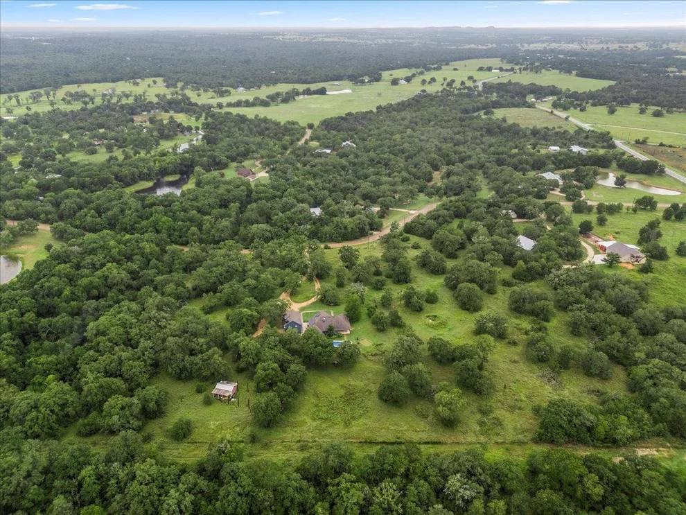 Unit for sale at 1109 Sherrill LN, Lexington, TX 78947