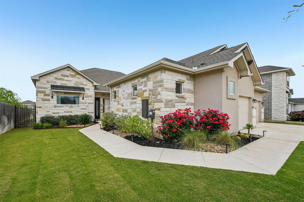 Unit for sale at 208 Great Lawn BND, Liberty Hill, TX 78642