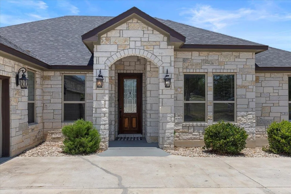 Unit for sale at 127 Medlar DR, Cedar Creek, TX 78612