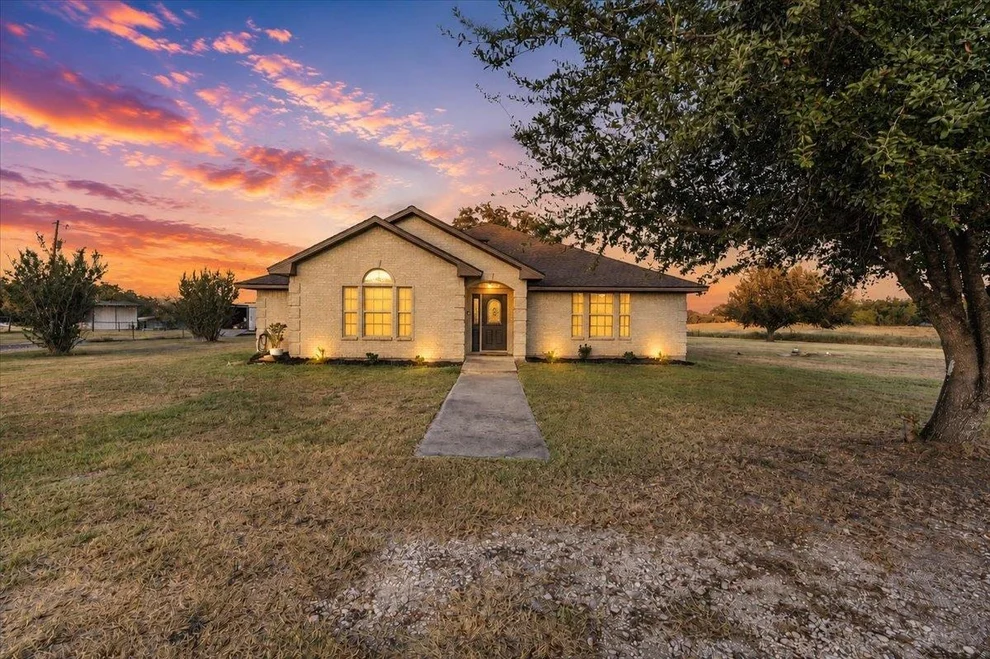 Unit for sale at 972 County Road 335, Rockdale, TX 76567