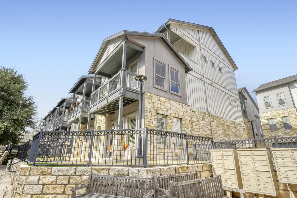 Unit for sale at 2520 Bluebonnet DR, Austin, TX 78704