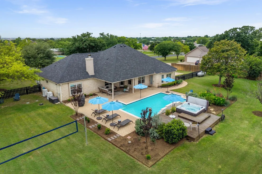 Unit for sale at 103 Morningside CIR, Hutto, TX 78634