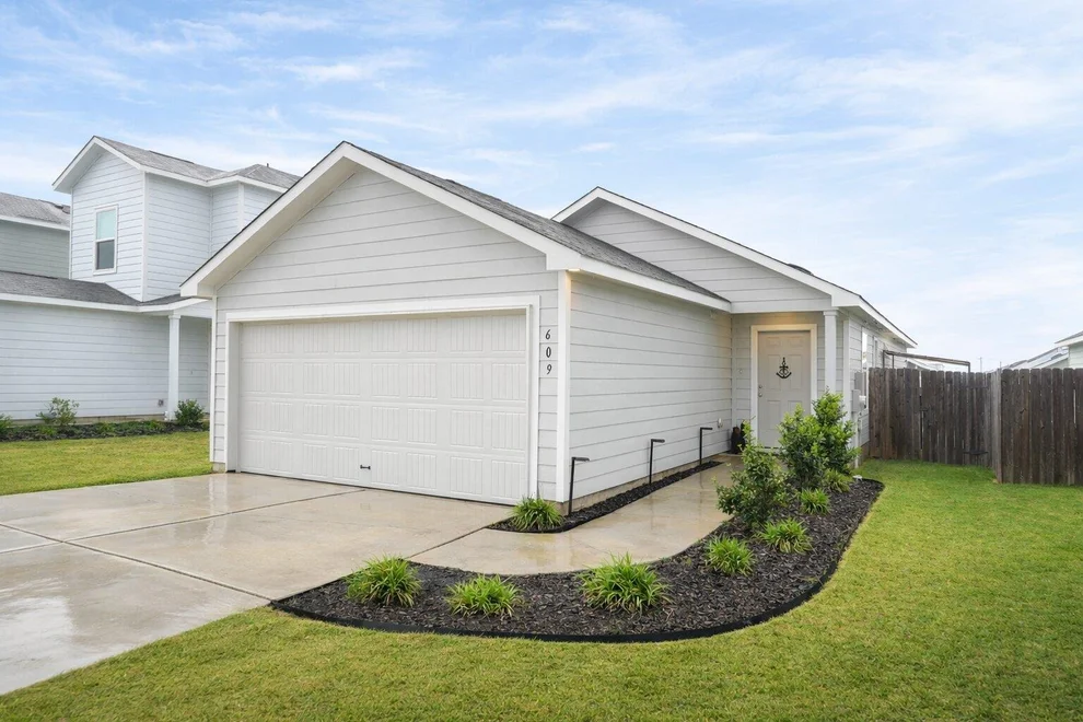 Unit for sale at 609 Marty Allen LOOP, Jarrell, TX 76537