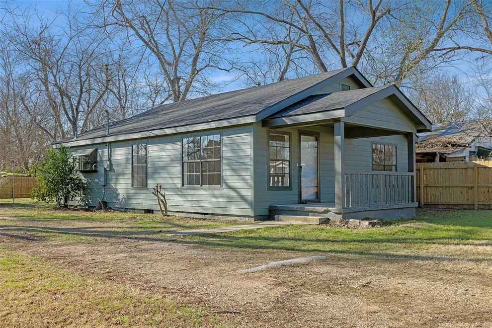 Unit for sale at 437 W Davilla Ave, Rockdale, TX 76567