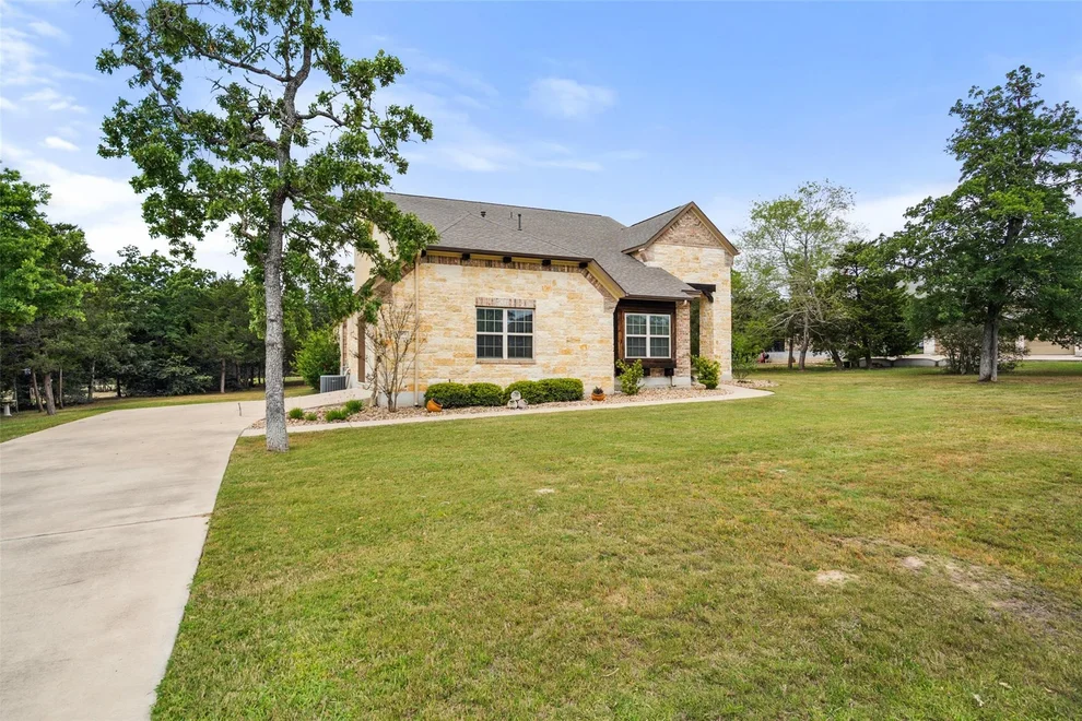 Unit for sale at 164 Abamillo DR, Bastrop, TX 78602
