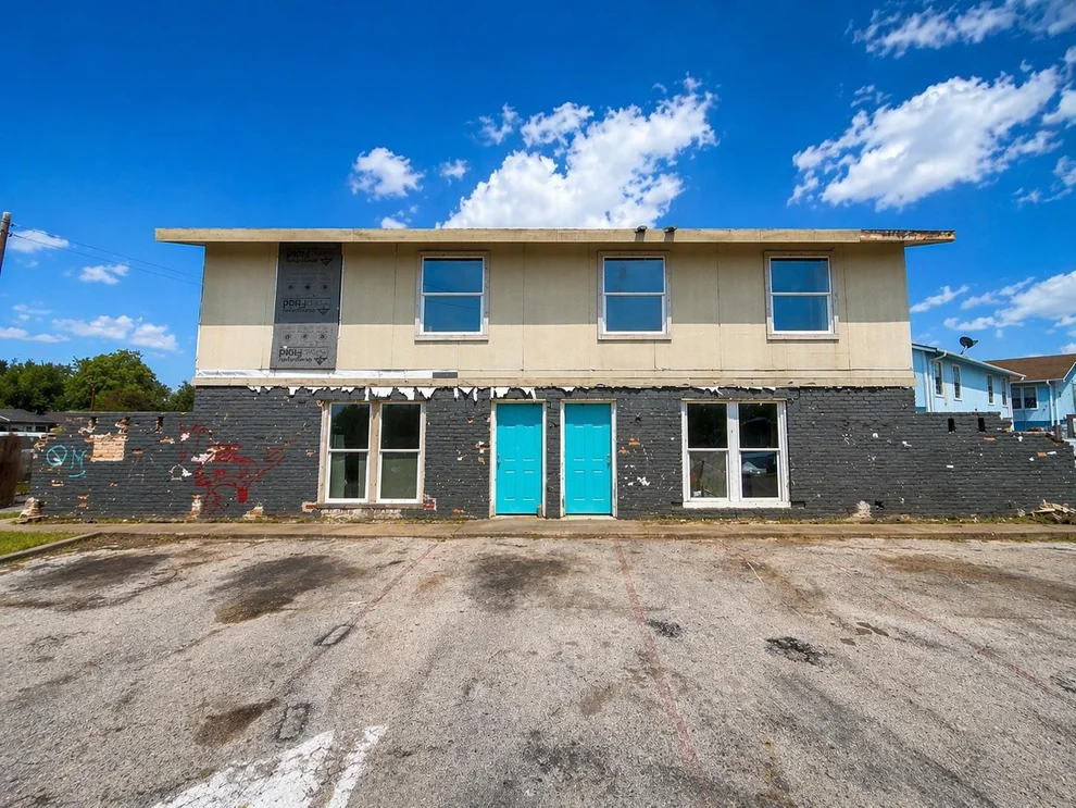 Unit for sale at 8605 Fireside DR, Austin, TX 78757
