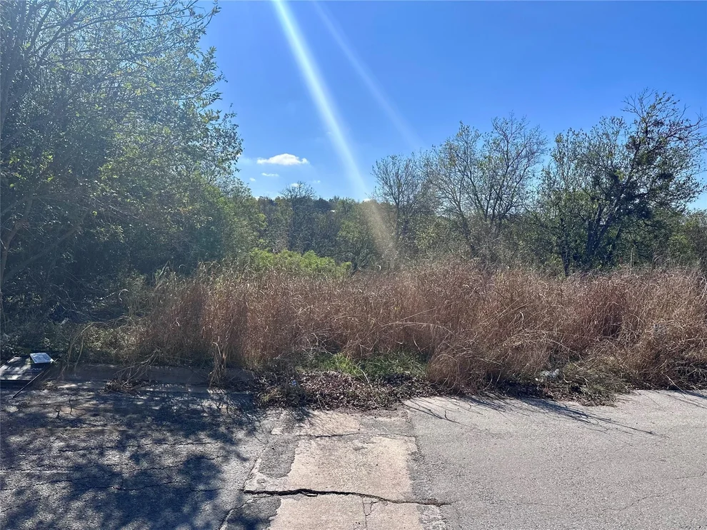 Unit for sale at 501 W Rio Grande ST, Taylor, TX 76574