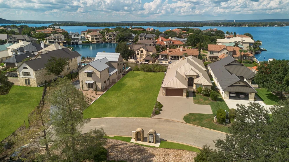 Unit for sale at 100 Wennmohs PL, Horseshoe Bay, TX 78657