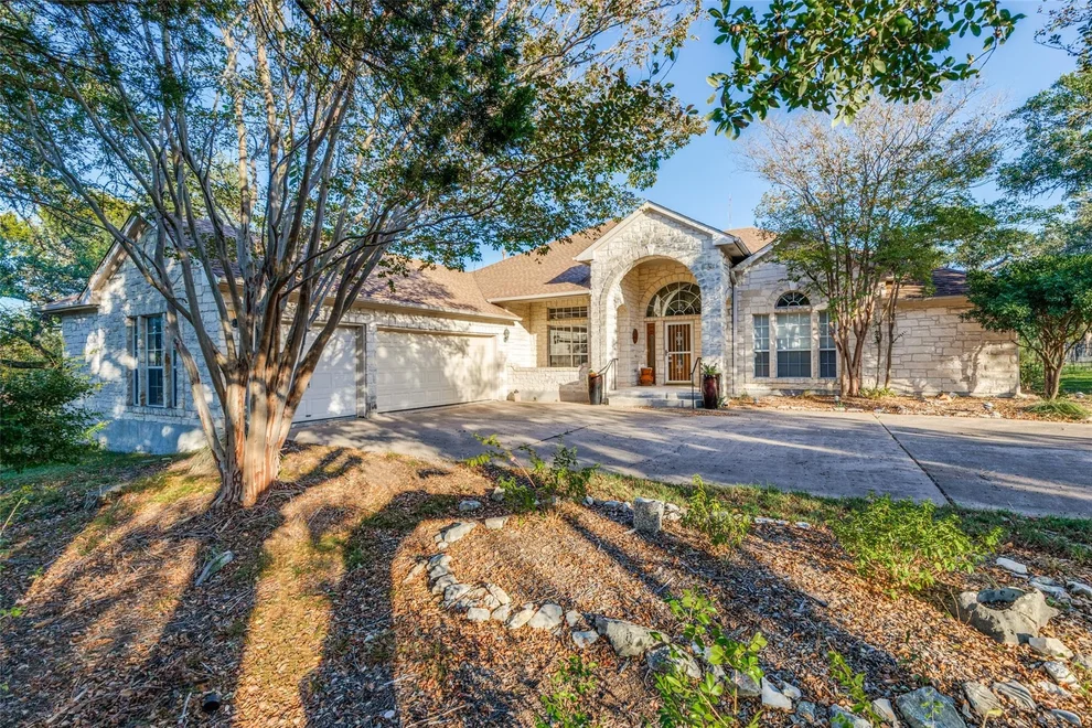 Unit for sale at 6901 W Bright Star LN W, Austin, TX 78736
