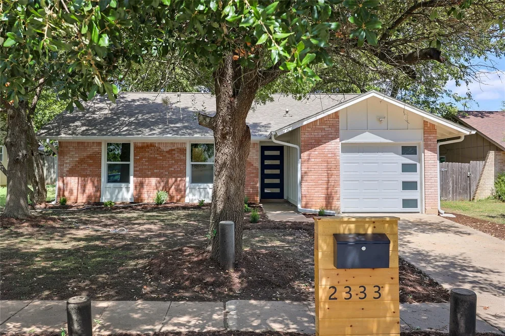 Unit for sale at 2333 Aldford DR, Austin, TX 78745