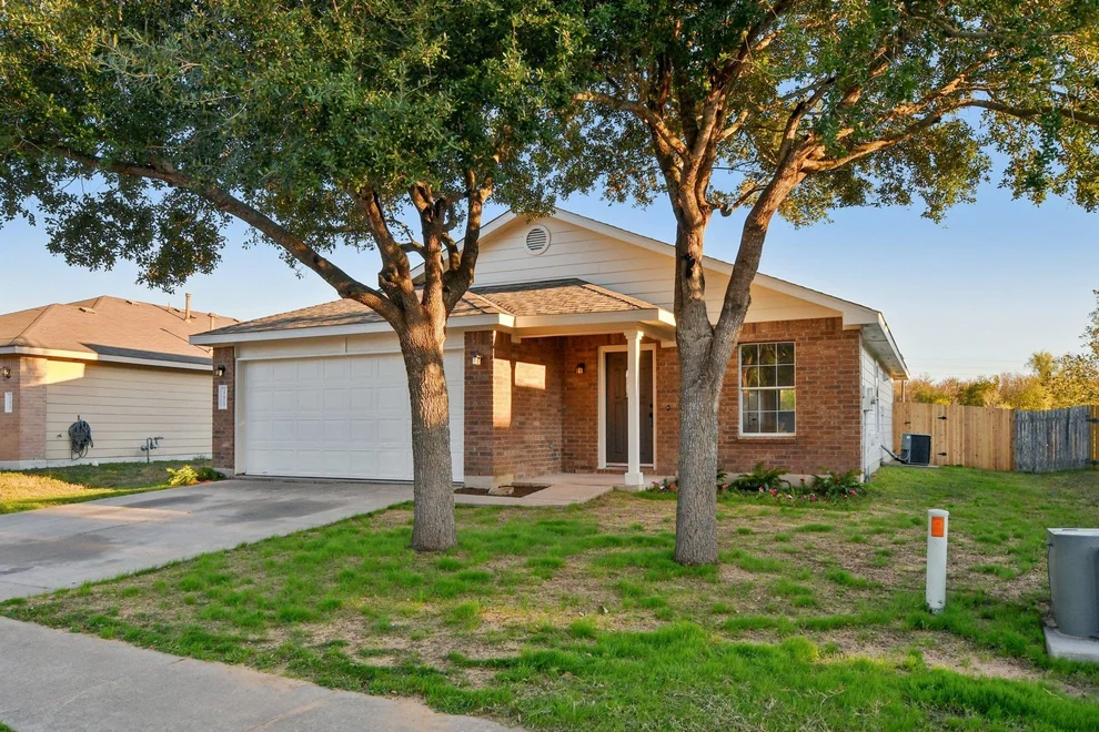 Unit for sale at 17921 Basketflower BND, Elgin, TX 78621