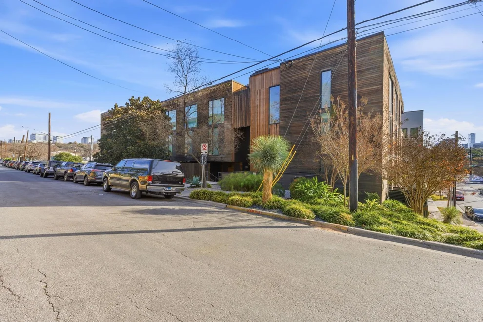 Unit for sale at 1010 W 10th ST, Austin, TX 78703
