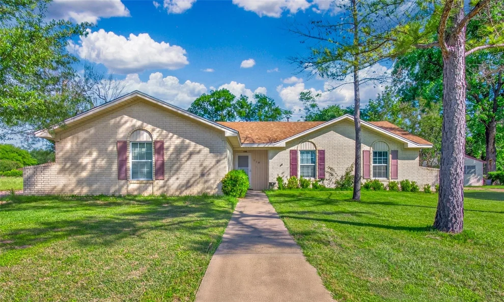 Unit for sale at 719 W Karnes DR, Robinson, TX 76706