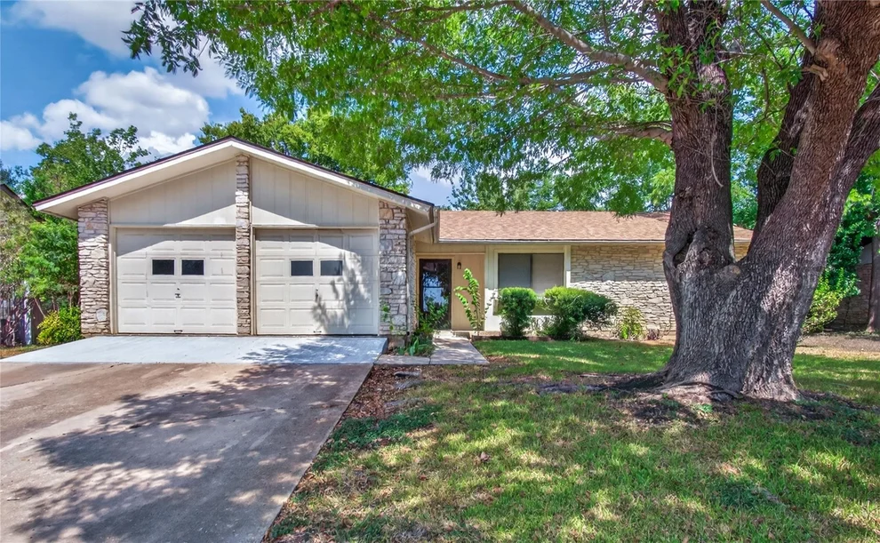 Unit for sale at 504 Pintail LN, Taylor, TX 76574