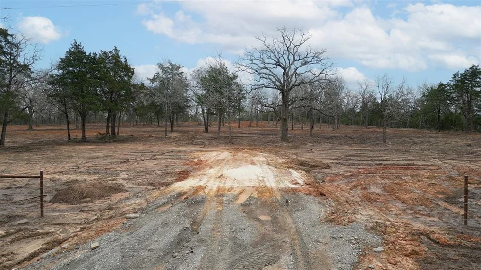Unit for sale at 1559 Fm 535, Smithville, TX 78957