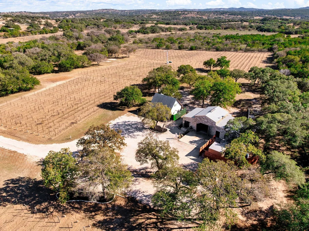 Unit for sale at 25711 Hamilton Pool RD, Round Mountain, TX 78663