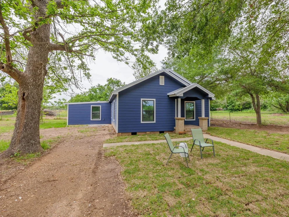 Unit for sale at 202 N Arendell, Gause, TX 77857