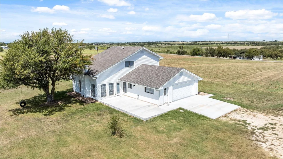 Unit for sale at 2306 Rogers Cemetery RD, Rogers, TX 76569