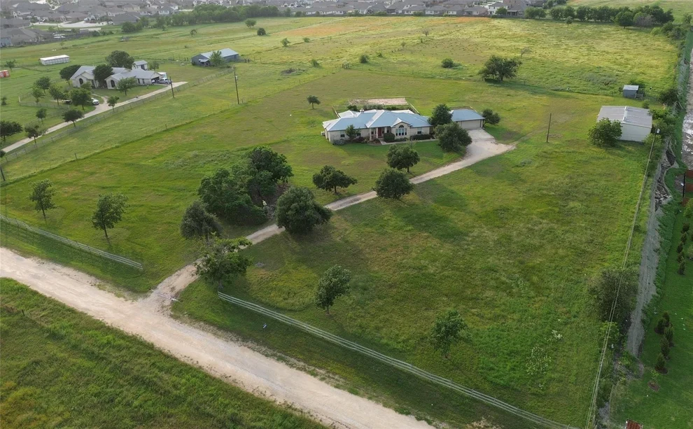 Unit for sale at 400 Hyview LN, Hutto, TX 78634