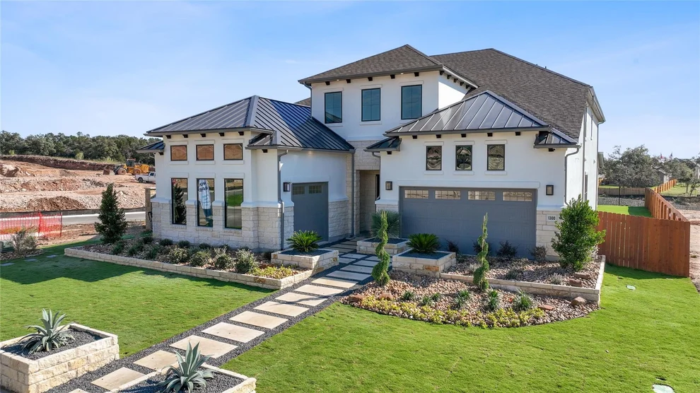 Unit for sale at 1300 Shelby LN, Georgetown, TX 78628
