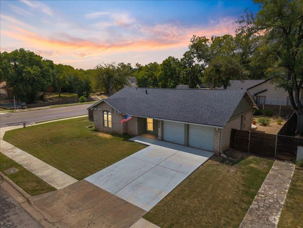 Unit for sale at 2701 Coatbridge DR, Austin, TX 78745