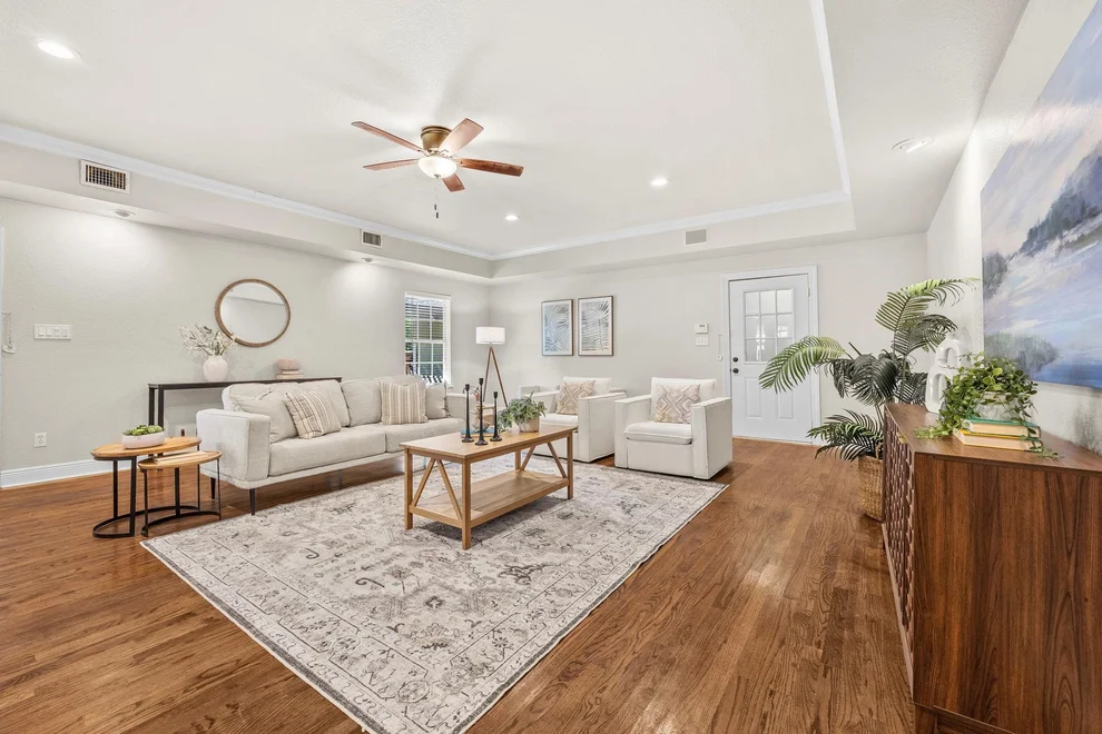 Unit for sale at 924 E 52nd ST, Austin, TX 78751