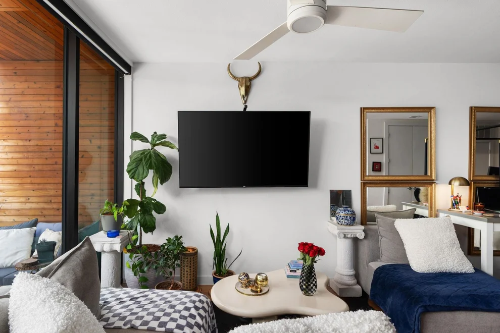 Unit for sale at 900 S 1st ST, Austin, TX 78704