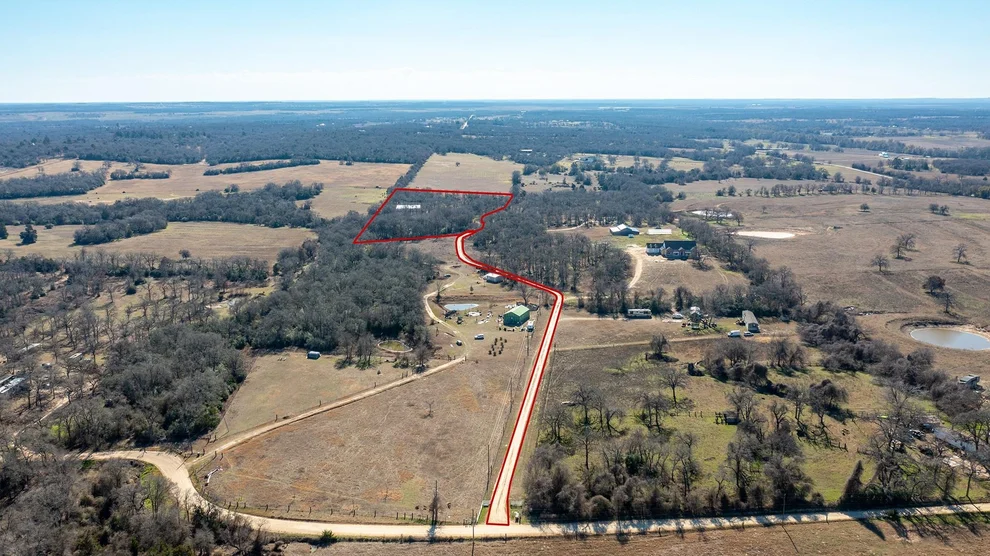 Unit for sale at 360 Perry LN, Thorndale, TX 76577