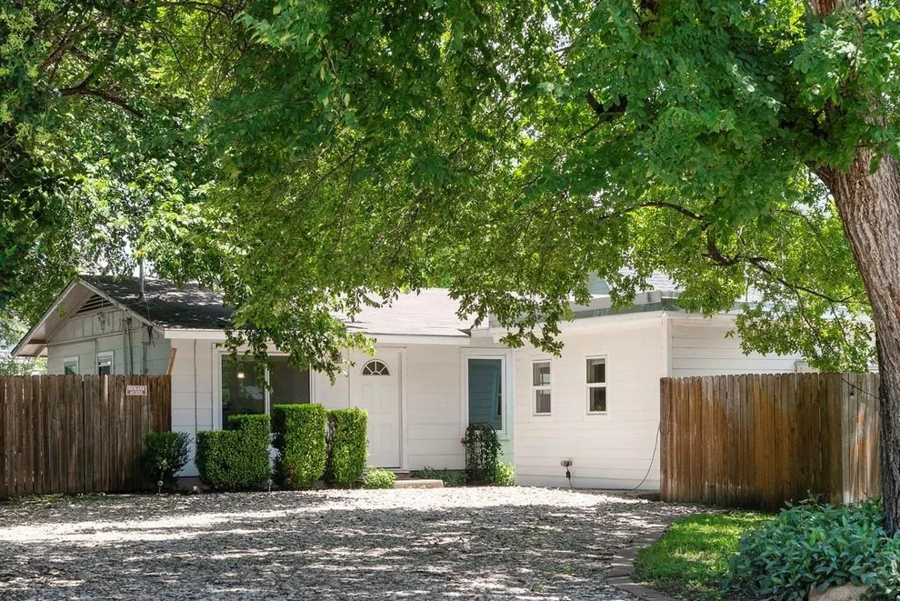 Unit for sale at 904 Plateau CIR, Austin, TX 78745