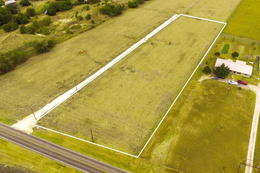 Unit for sale at 6981 FM 1331, Taylor, TX 76574