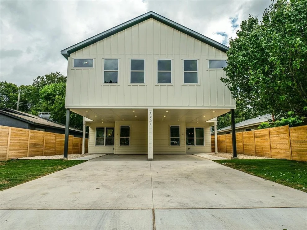 Unit for sale at 2009 Iroquois LN, Austin, TX 78741
