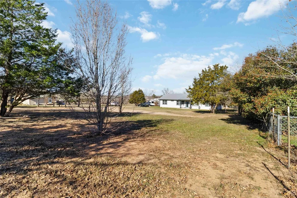 Unit for sale at 3870 S SH 304, Rosanky, TX 78953