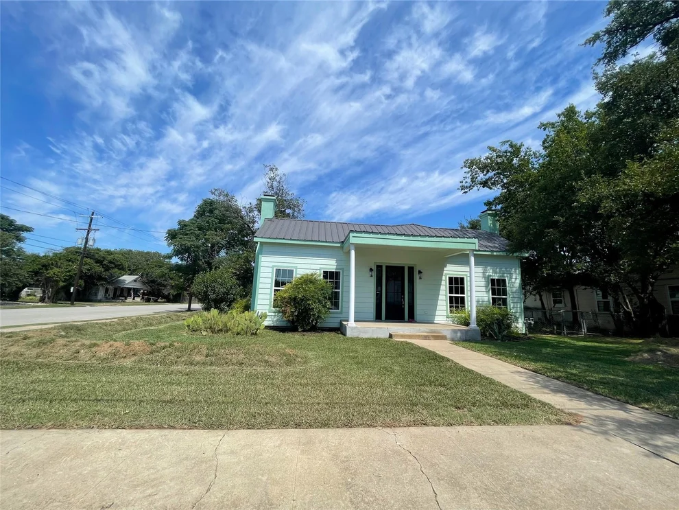 Unit for sale at 201 E 6th ST, Lampasas, TX 76550