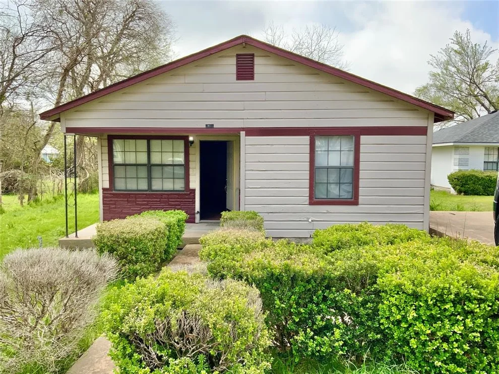 Unit for sale at 1113 W 3rd ST, Taylor, TX 76574