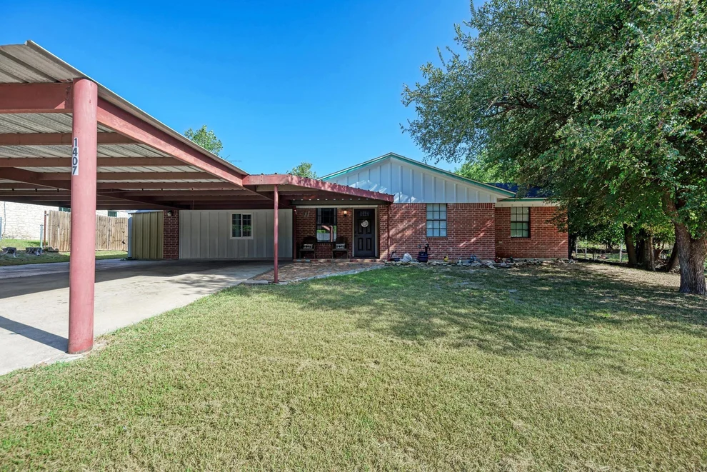 Unit for sale at 1407 W Avenue C, Lampasas, TX 76550