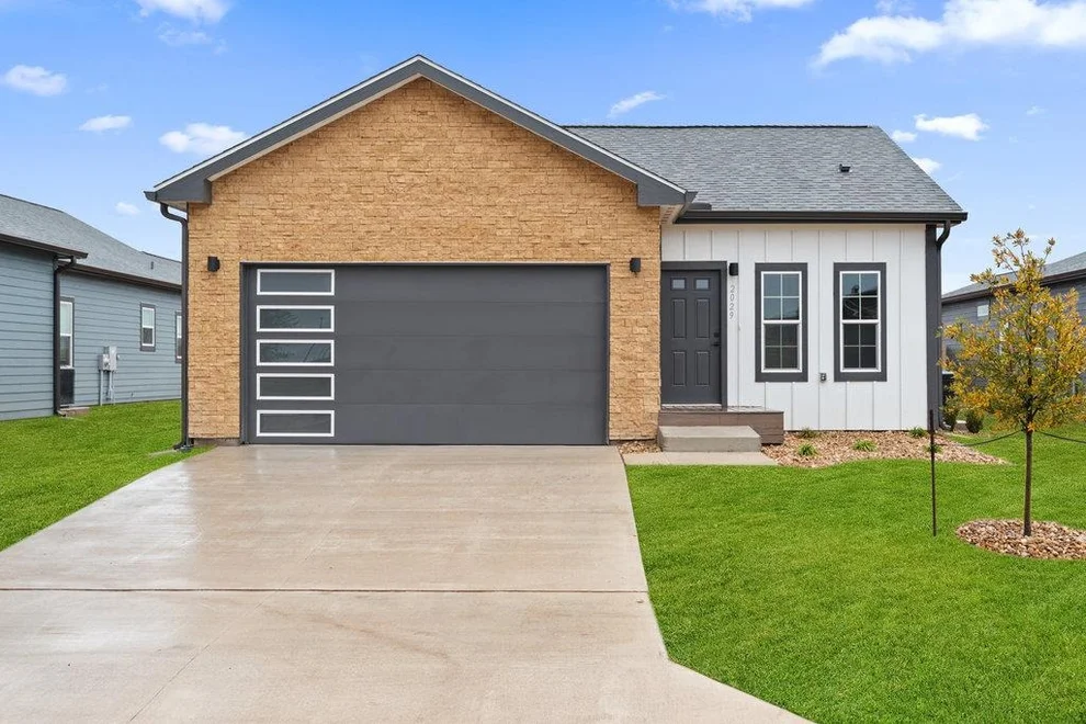 Unit for sale at 2029 Applewood DR, Lockhart, TX 78644