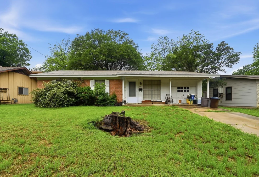 Unit for sale at 2702 Sherwood LN, Austin, TX 78704