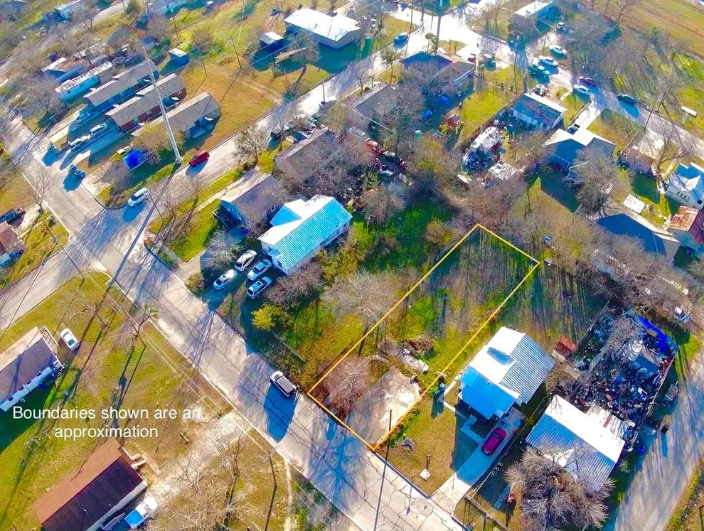 Unit for sale at 404 Sturgis ST, Taylor, TX 76574