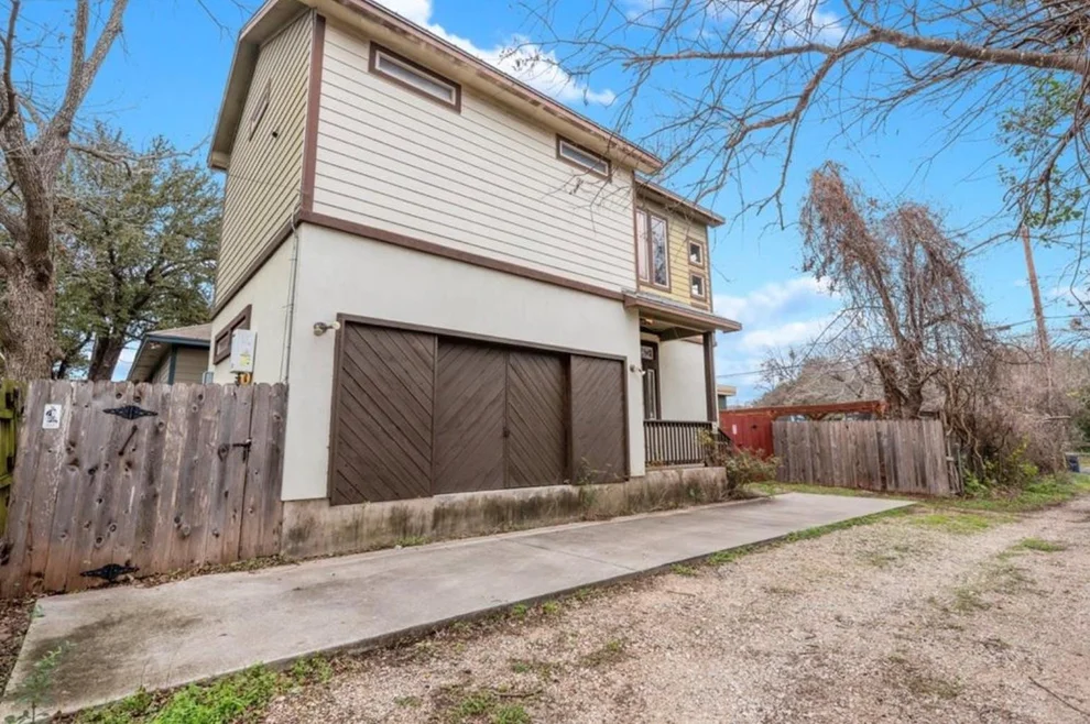 Unit for sale at 1309 Chestnut Ave, Austin, TX 78702