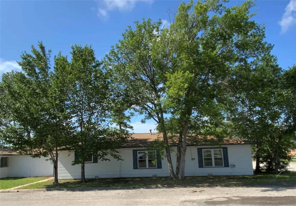 Unit for sale at 408 S Grimes ST, Giddings, TX 78942