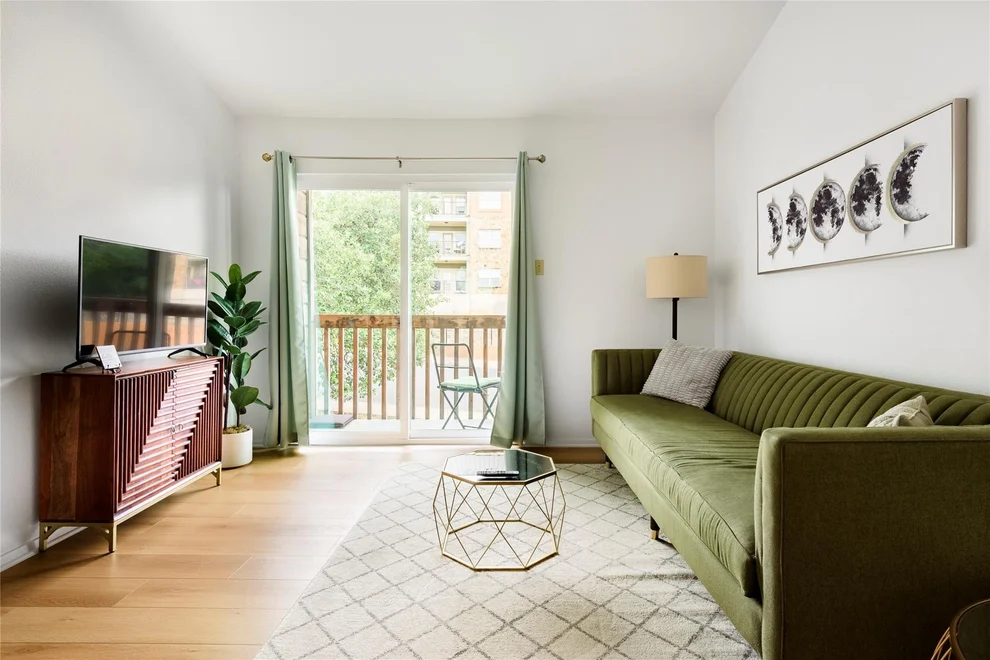 Unit for sale at 6903 Deatonhill DR, Austin, TX 78745