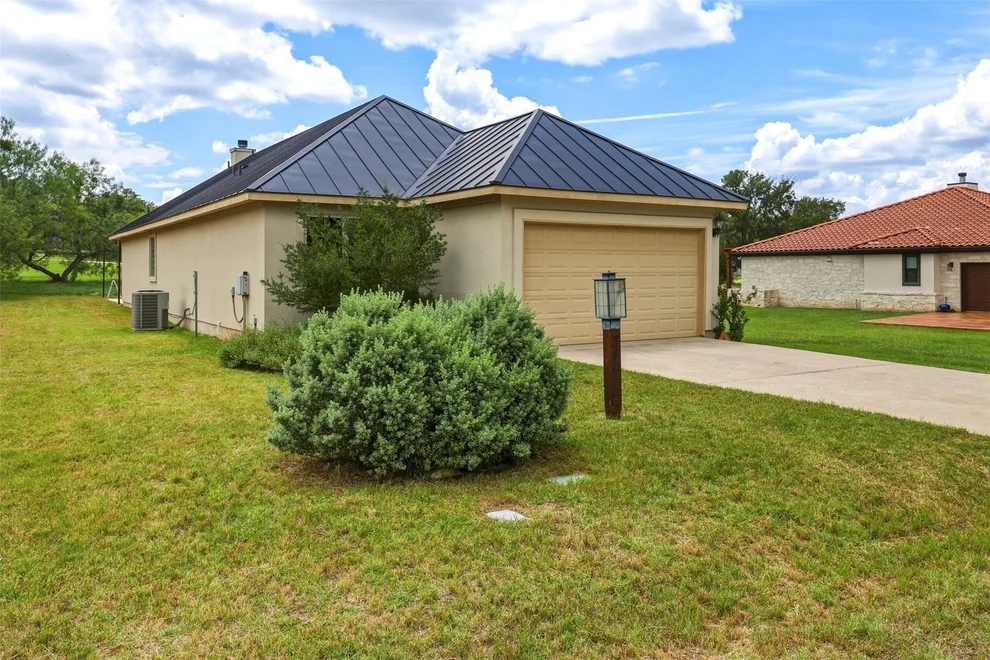 Unit for sale at 340 Sun Ray, Horseshoe Bay, TX 78657