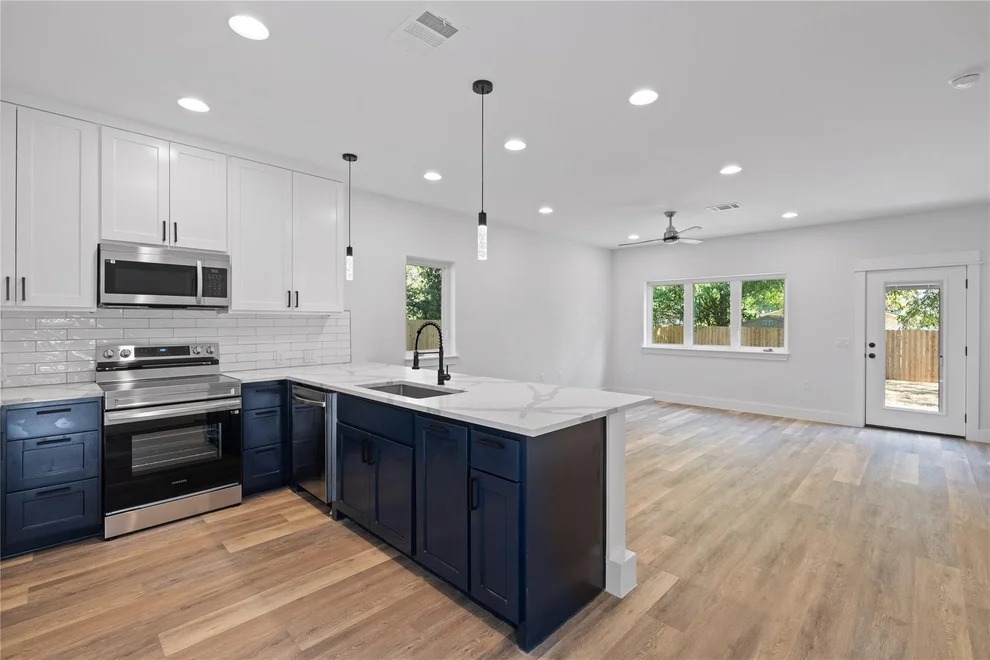 Unit for sale at 909 Vargas RD, Austin, TX 78741