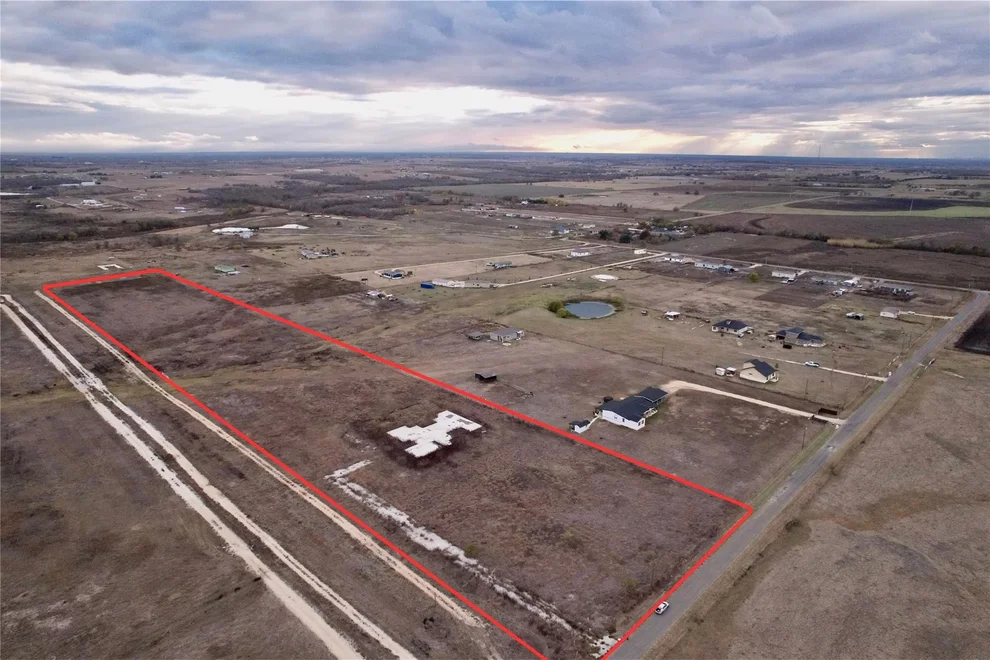 Unit for sale at 1450 County Road 465, Elgin, TX 78615