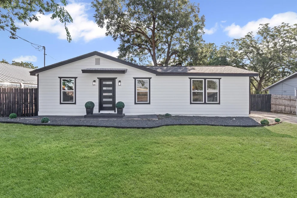 Unit for sale at 901 N Church ST, Georgetown, TX 78626