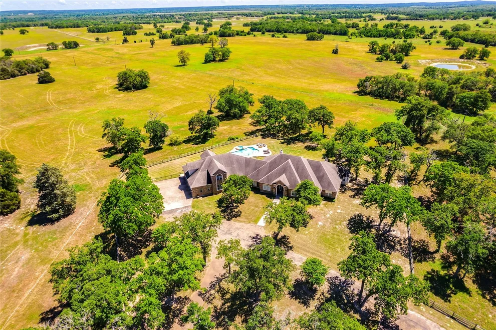 Unit for sale at 17270 FM 112, Thrall, TX 76578
