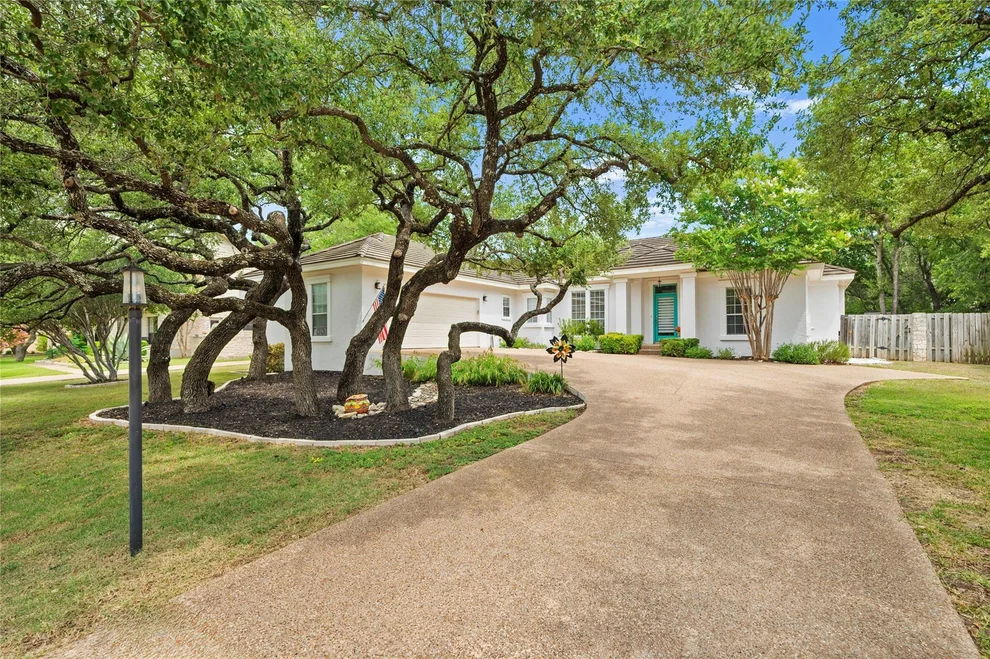 Unit for sale at 119 Crestview DR, Lakeway, TX 78734